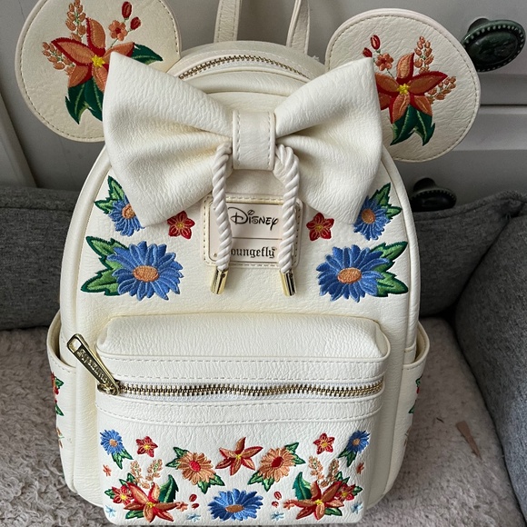 Loungefly Handbags - Floral Minnie Mouse loungefly